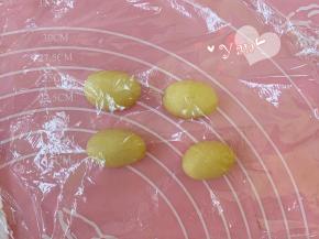 盖上保鲜膜备用。