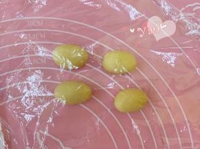 盖上保鲜膜备用。