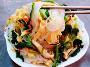 凉拌菜入口清香爽口完全激活了我的味蕾