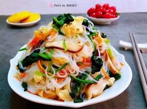 这道凉拌菜也是非常不错滴下酒菜哦