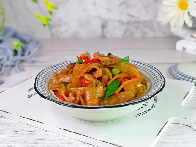 牛肉青蒜炒河粉