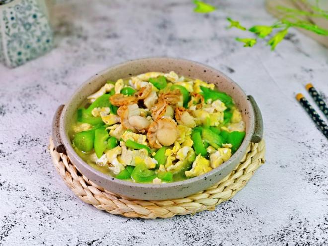 贝肉鹅蛋炒丝瓜