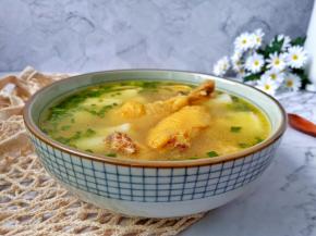 用臻米脱糖电饭煲炖的鸡汤原汁原味，汤汁鲜美无比！