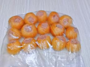 一次吃不完，可以装入食品袋，放入冰箱速冻，吃的时候提前取出自然化冻再烧。