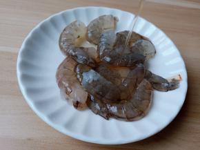 加入料酒一勺。