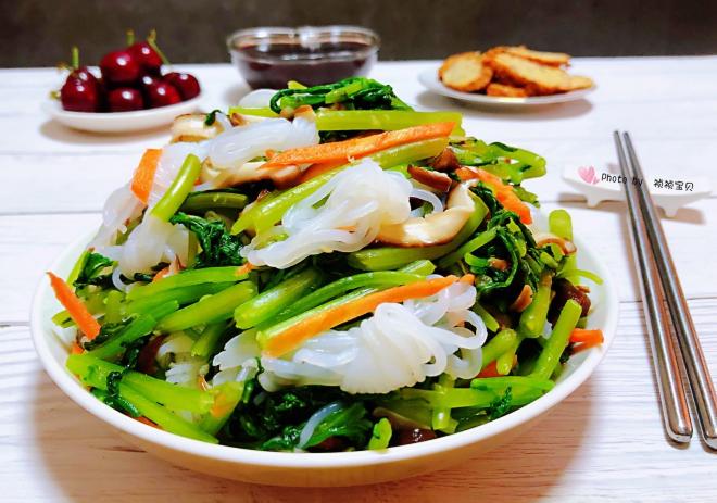 蒜泥茼蒿拌香菇魔芋