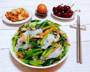 搭配着鸡蛋、玉米肉参、樱桃一起吃好美味哦