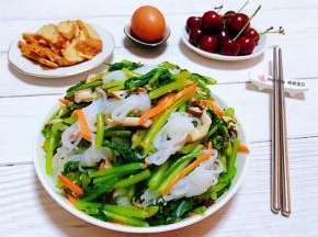 搭配着鸡蛋、玉米肉参、樱桃一起吃好美味哦