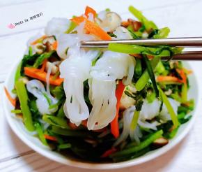 小菜入口清爽宜人吃一口还想下口