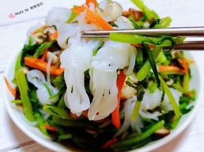 小菜入口清爽宜人吃一口还想下口