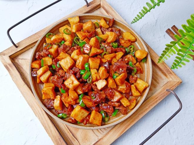 蚝汁笋丁牛肉粒