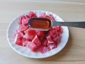 加料酒一勺去腥增香。