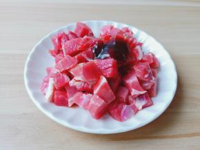 加点十三香或者胡椒粉。