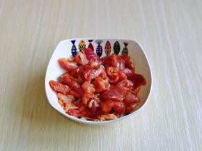 抓拌均匀，放旁边腌制10分钟。