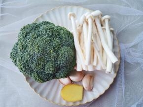 准备好所有食材。