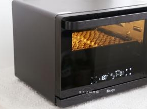 放入烤箱的中层，上下管180度烤15-18分钟即可。
