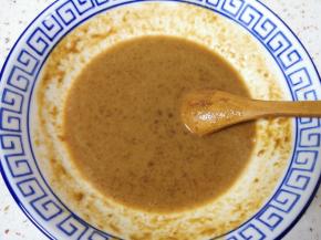 加入温水搅拌均匀。