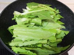下入油麦菜。