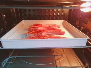 烤箱200°预热十分钟，放上烤盘200°烤十分15分钟。