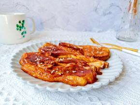 外焦里嫩的羊小排烤好了！