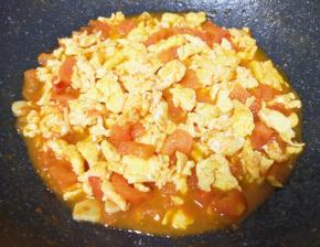 鸡蛋西红柿卤完成。