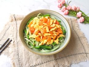 喜欢吃辣椒的还可以放点油泼辣子。