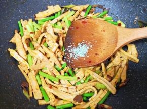 放蔬之鲜增加口感。