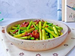 蒜苗搭配牛肉鲜香味美，增强免疫！