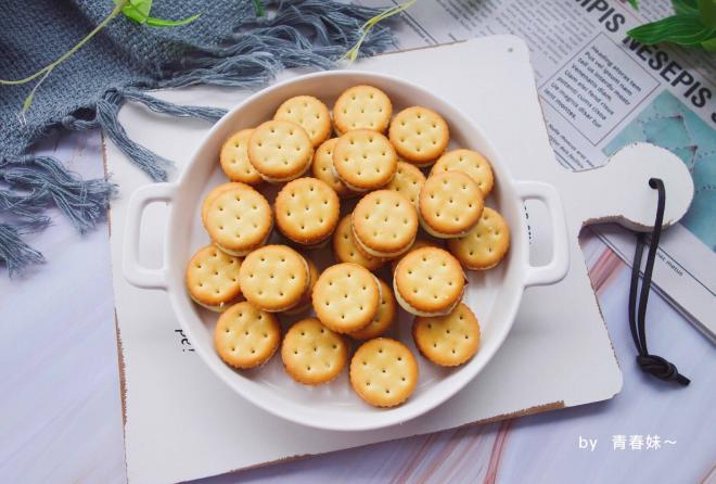 蔓越莓纽扣牛扎饼