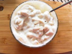 和酸奶混合搅拌均匀