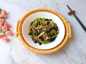 特别简单的一道快手小炒。