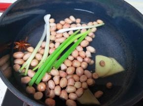 搅拌均匀开火。