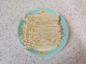 撕开清洗干净，挤干水分。