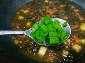 一勺葱花。