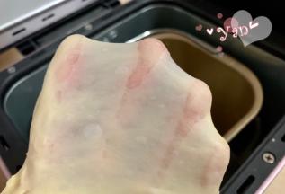 能拉出透明的薄膜。