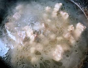 煮至牛腩八成熟即可