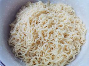 捞出过凉后沥干水备用。