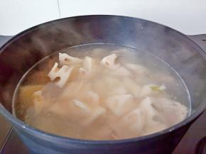 大火继续炖煮20分钟。