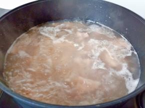 开大火炖煮五分钟。