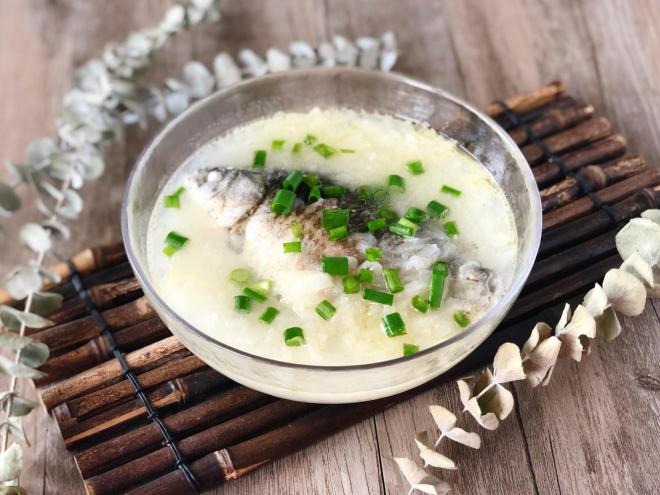 鲫鱼汤这么做, 汤汁奶白浓郁香甜!