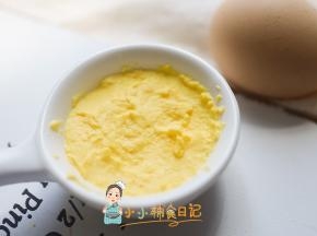 注意蛋黄不补铁，要补铁尽早添加红肉哦 比如猪肉、牛肉