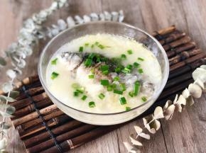 汤汁奶白，浓郁清甜。