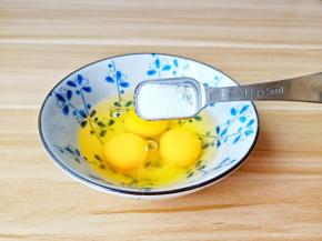 加一勺食用盐。