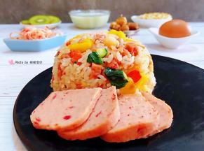 菠萝虾仁炒饭营养丰富口感酸甜可口真是还喜欢噢