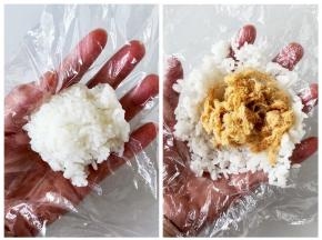 取60克左右的寿司饭放在保鲜膜中间，或者也可以用45克左右的寿司饭中间包入15克你喜欢的馅料，我用的是肉松。