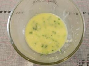 隔热水混合至黄油融化。