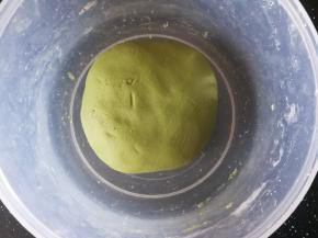 揉成一个光滑的面团