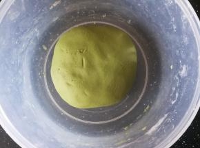 揉成一个光滑的面团