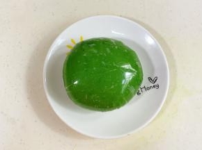 揉成光滑且均匀的面团。