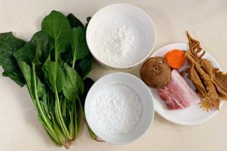 准备好需要的食材。